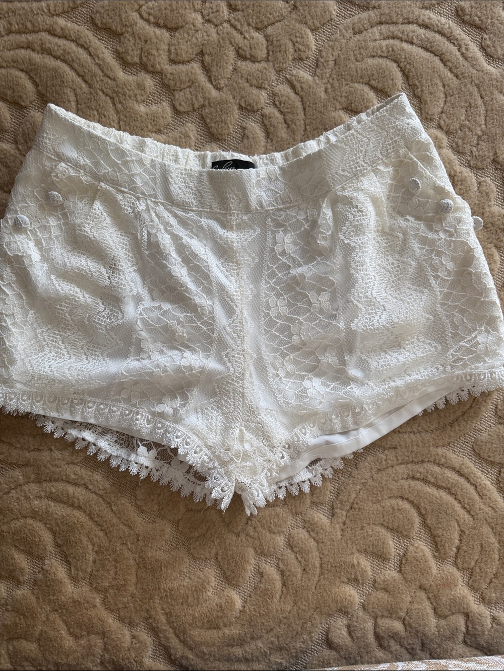 Creme LACE shorts- size Large. Lined,w/pockets. NWOT bridal lingerie too